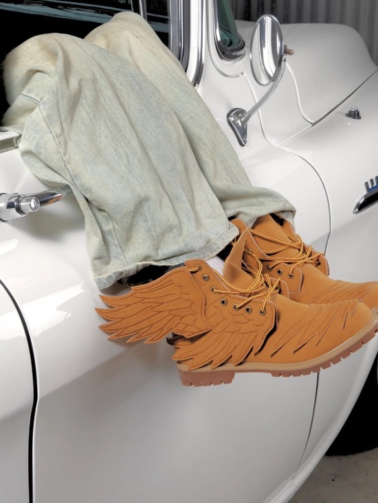 Bravest Studios WING BOOTS Brand New with Box main image 4